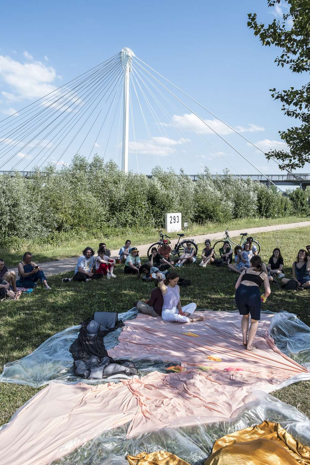 Il creuse et remplit a-t-on dit, Laura Poupeville, inact22