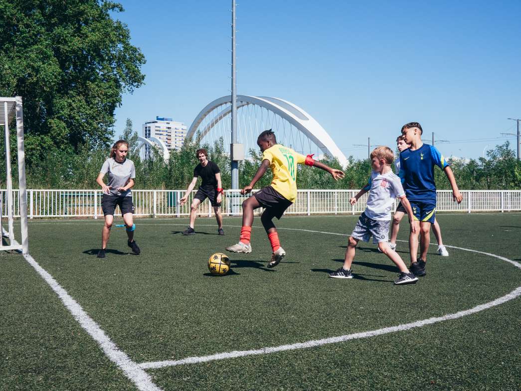 Performances d'&eacute;tudiants de l'ENSAS, fete du quartier, inact22