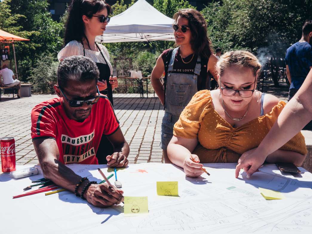 Performances d'&eacute;tudiants de l'ENSAS, fete du quartier, inact22